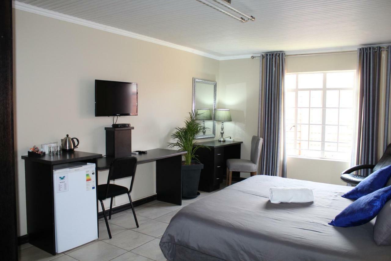 El Gran Chaparral Guest House พริทอเรีย ภายนอก รูปภาพ
